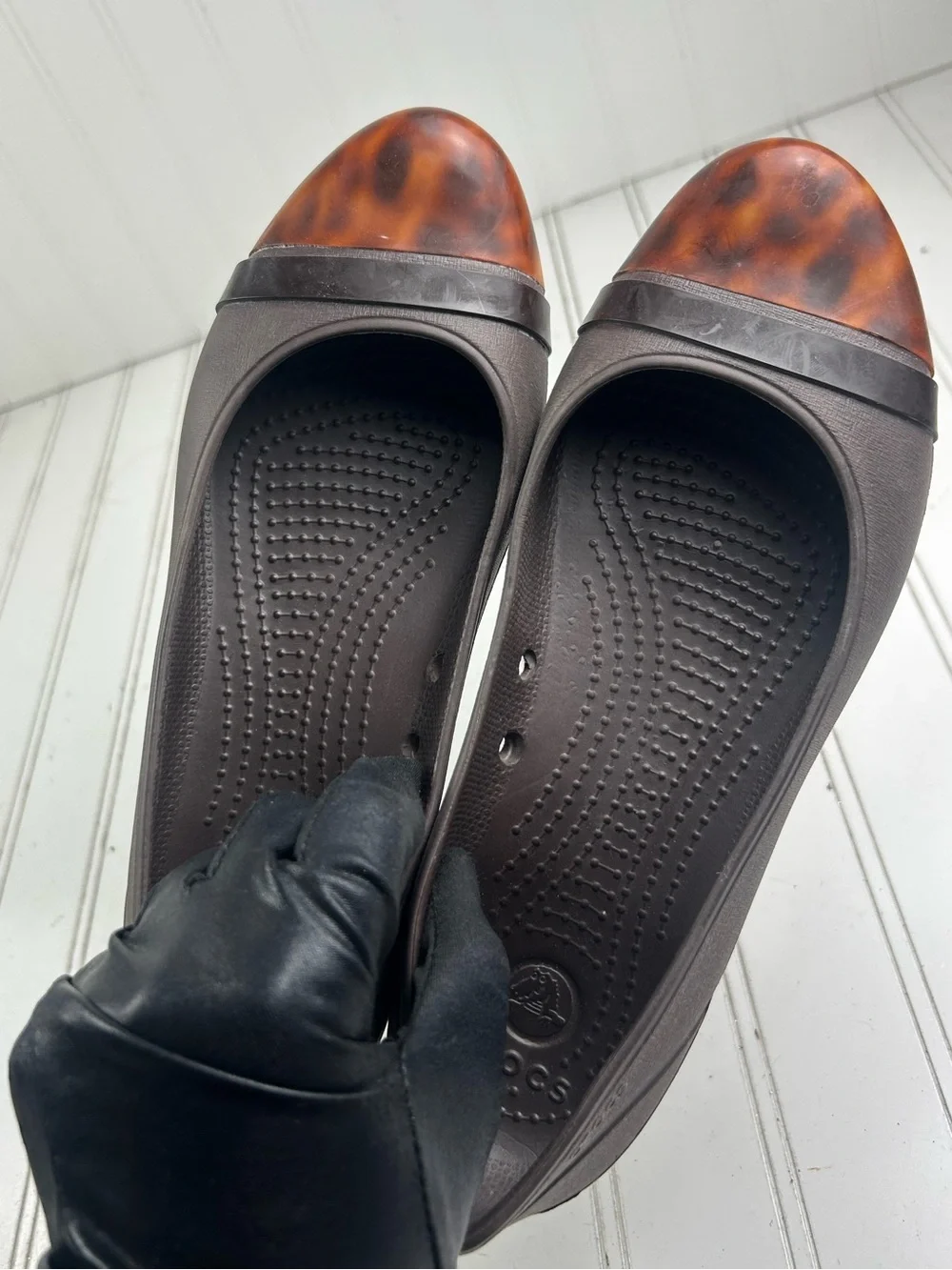 Crocs Brown Vintage Cap Toe Tortoise Lightweight Flats Women’s Size 8